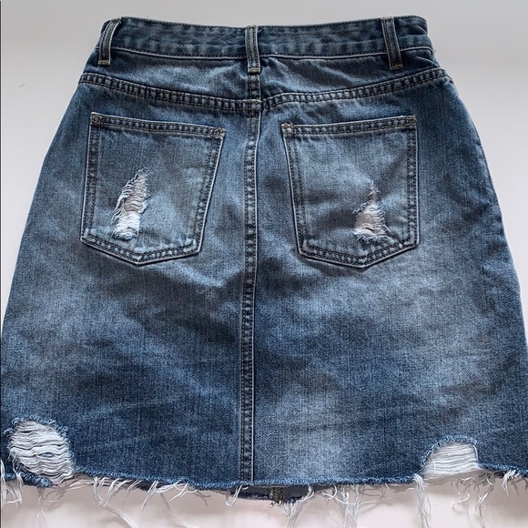 Evident Mid Length Mini Skirt - Picture 3 of 4